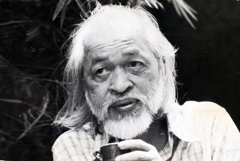 Thơ Hoàng Trung Thông: 